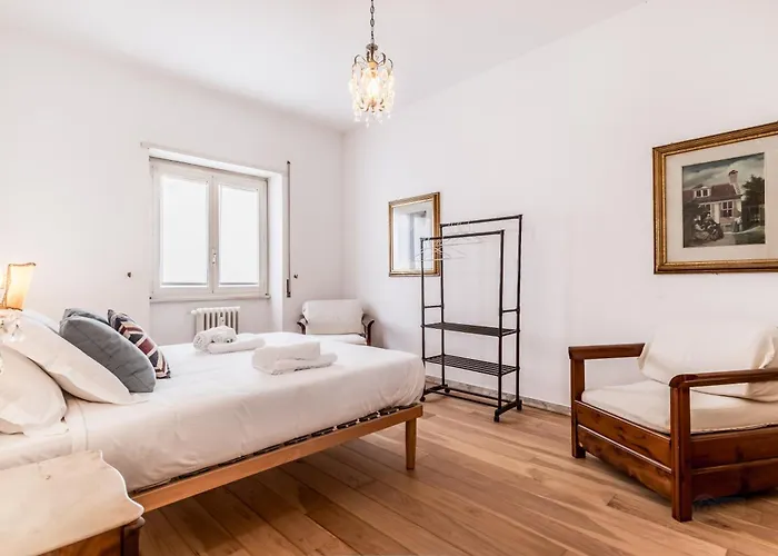 Retro Design Flat Near Vaticano