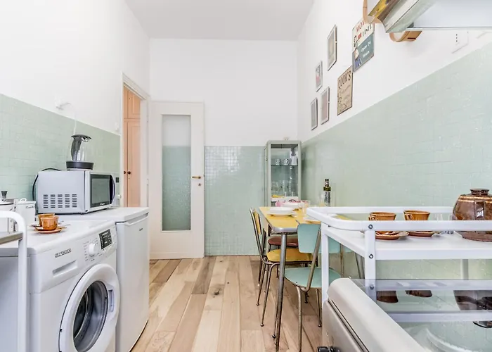Retro Design Flat Near Vaticano